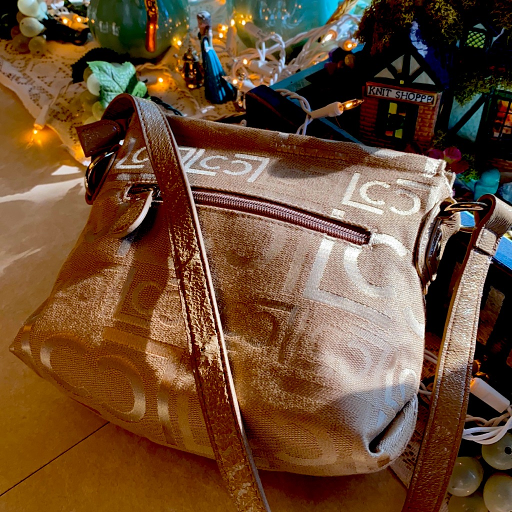 Small Purse Leather Type Strap. Beige Color